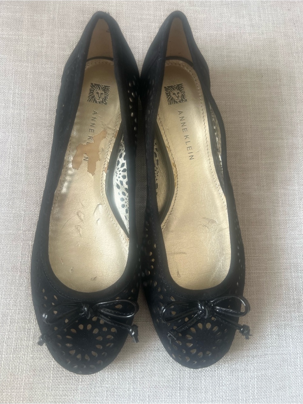 Anne Klein Black Ballet Flats, size 8.5, floral cut out , office casual dressy